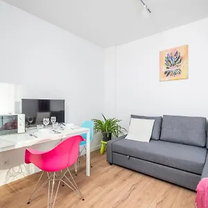 https://superapart-edwarda-habicha-7.warsawhotelspoland.com